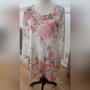 Calstyle Foral Lace Tunic Top